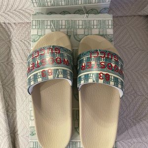 Gucci men’s Wooster print slide sandal, size 7